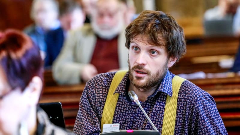 Hollan: Nastává čas sexu s roboty. Digitální hrozbu Česko brutálně podceňuje, jsme ostuda