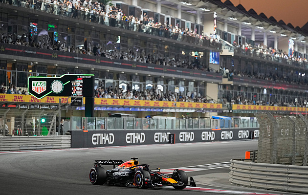 F1 ONLINE: Třetí Norris si jede v Abú Zabí pro titul, Verstappenovi vedení nestačí
