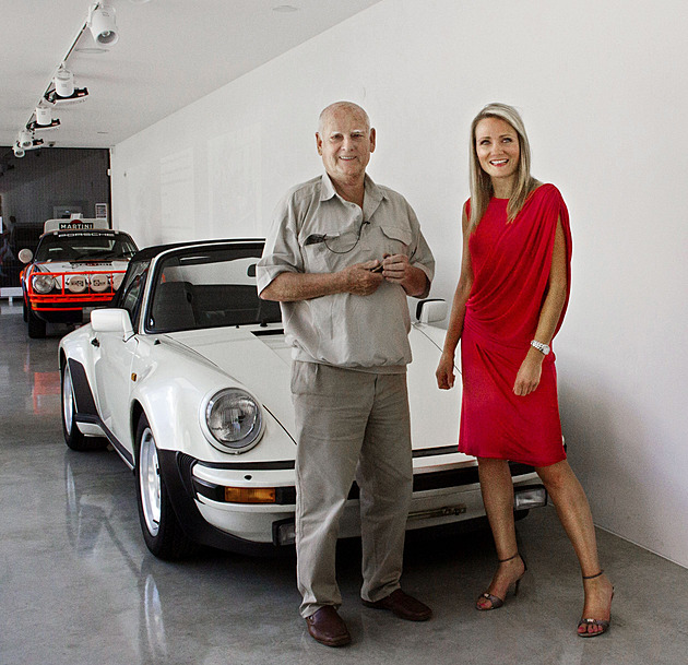 Malíř Theodor Pištěk miloval vozy Porsche. Po silnici jel rychlostí 293 km/h