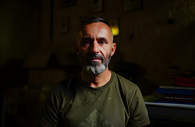 Řídí armádu jako firmu. Ukrajinská brigáda Chartija dala Rusům lekci u Kupjansku