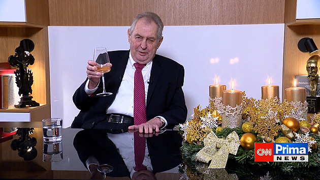 Zeman káral Fialu i Pavla, popřál Babišovi a pobídl k přátelství se Slováky a Čínou