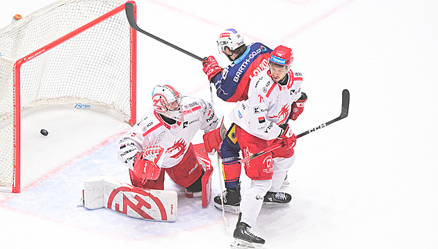 ONLINE: Další srovnání ve šlágru, Vary už jsou druhé. Litvínov si poradil i s Hradcem