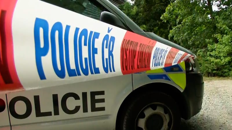 Policie evakuuje nákupní centrum v Teplicích. Anonym hrozil střelbou