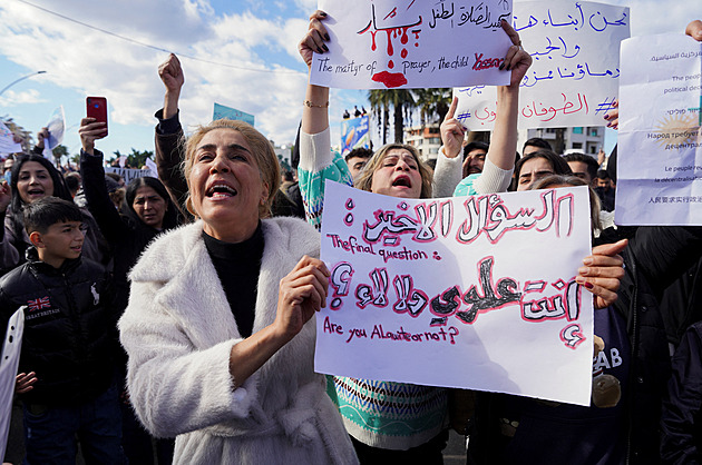 V Sýrii protestovaly tisíce alavitů, žádají federalismus. Policie zabila dva lidi