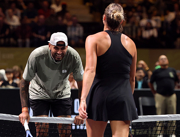 Bitva pohlaví pro bouřliváka Kyrgiose. Sabalenkovou přehrál ve dvou setech