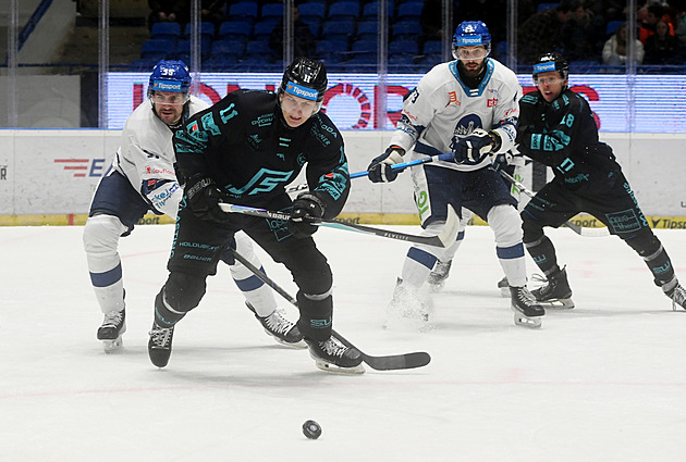 ONLINE: Litvínov vyrovnal v Pardubicích, Kladno vede nad Vary, Třinec vyhrál