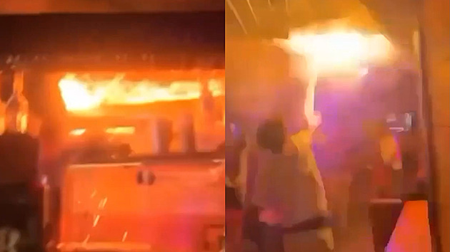 Prskavky a hořící strop. Záběry ukazují, jak začalo peklo, sto lidí je v kritickém stavu