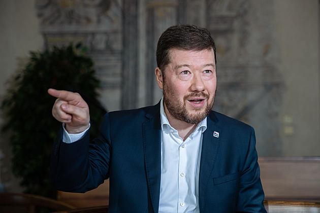 Nepřijatelné výroky, ostuda Česka. Opozice chce konec Okamury v čele Sněmovny