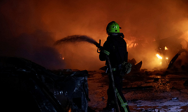 Ukrajinci hlásí po útoku na Charkov 30 zraněných, Moskva údery popírá