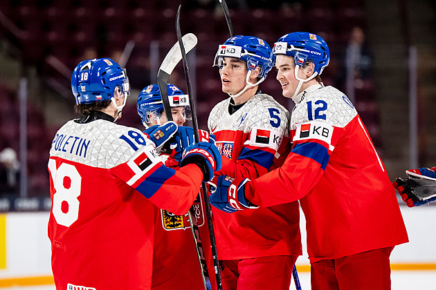 ONLINE: Česko - Švýcarsko 4:2. Parádní druhá třetina, junioři čtyřmi góly otáčí