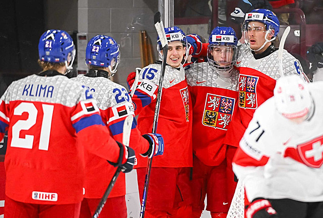 Česko - Švýcarsko 6:2. Nervózní začátek, pak kanonáda. Junioři jsou v semifinále