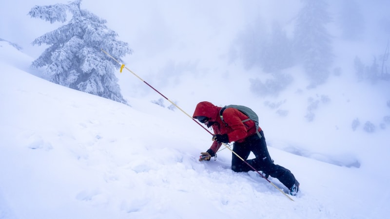 Lavinové nebezpečí v Krkonoších: Vyhlášen druhý stupeň ohrožení