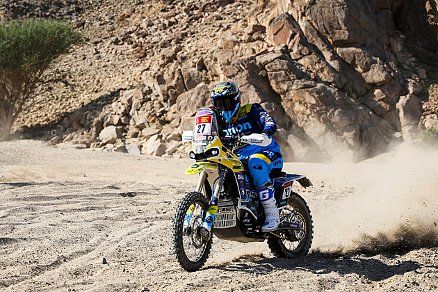 Motorka zatím funguje skvěle, pochvaluje si Engel. Na Dakaru provětral i pořadatele