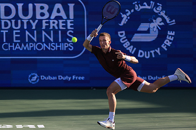 Lehečka ve čtvrtfinále v Dubaji často chyboval, přes Augera-Aliassima neprošel