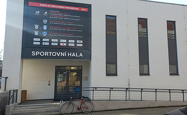 Spor o dokončení rekonstrukce sportovní haly. Půl miliardy je příliš, míní opozice