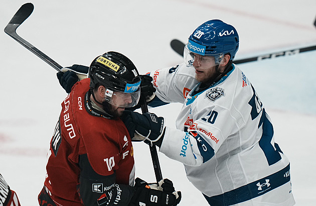 ONLINE: Sparta - Kladno 1:1. Rozhodující duel, unikající Chlapík trefil tyčku