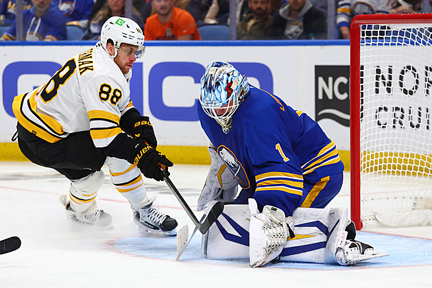 Tři body Pastrňáka Bostonu nestačily, Dobeš vstoupil do play off vítězně