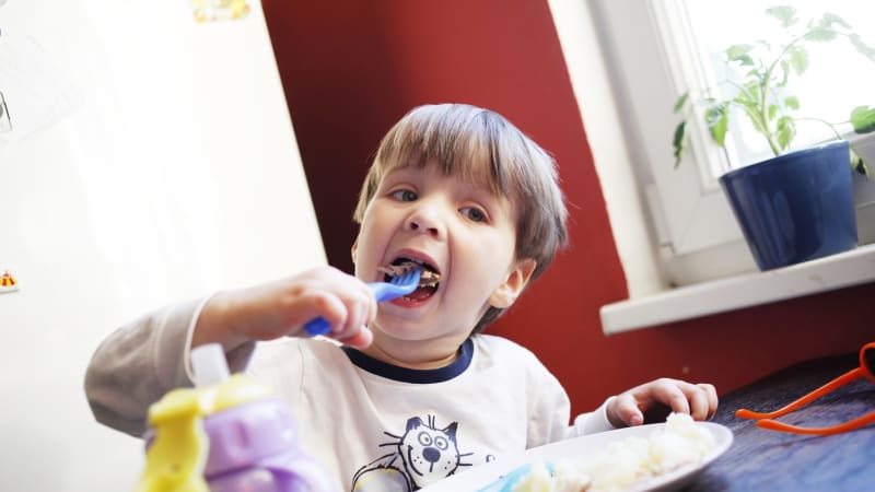 Jak přimět děti jíst zeleninu? O chutích rozhoduje matka již během těhotenství, zjistili vědci