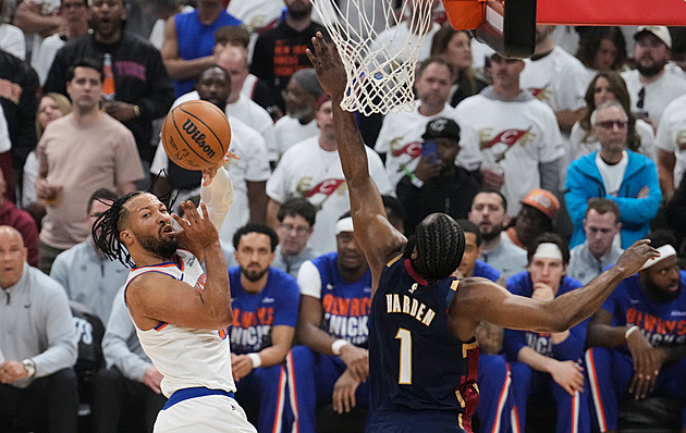 Famózní jízda New Yorku nekončí. Po výhře v Clevelandu je výhru od finále NBA