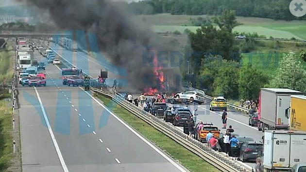 Peklo před Brnem. Na čtyřech kilometrech dvě nehody, jeden člověk zemřel