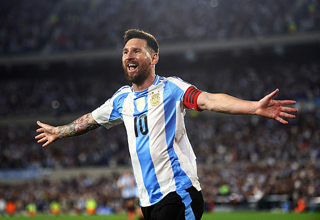 Naskočil, skóroval. Messi už je zdravý, v generálce pomohl Argentině zdolat Island