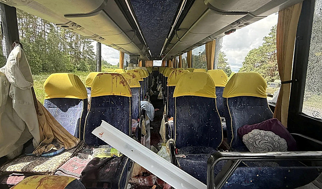 Ukrajinský dron zasáhl autobus s dětmi, tvrdí Rusové. Provokace, popírá to Kyjev