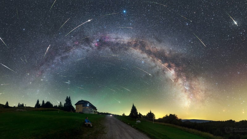 Magická noc po zatmění: Nebe ozdobí stovky meteorů. MAPA ukazuje nejlepší výhledy