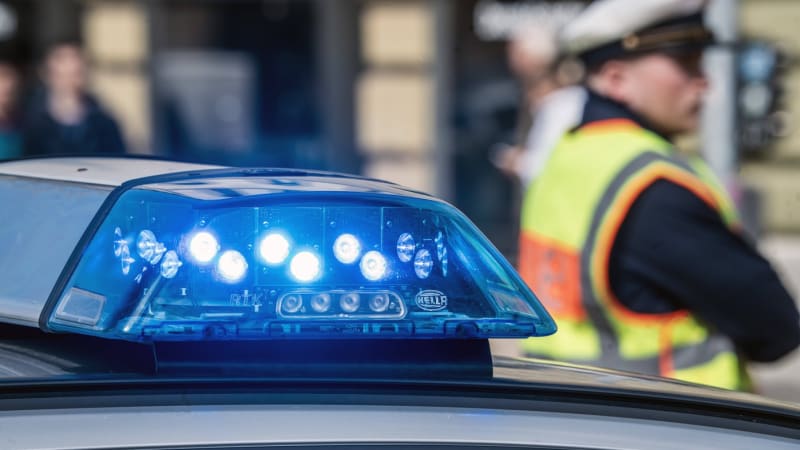 Čech bez řidičáku zavinil hromadnou nehodu na německé dálnici. Zřejmě byl pod vlivem drog