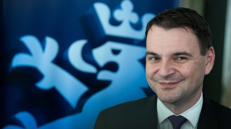Odvaha jít proti srsti? Lidé se podivují nad pražským billboardem Motoristů