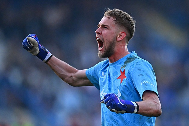 Nové pravidlo poprvé v praxi. Brankář Slavie otálel a nabídl Liberci roh